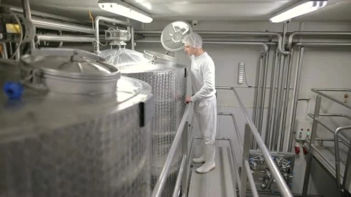 What is the reason for the strong odor of AB agent